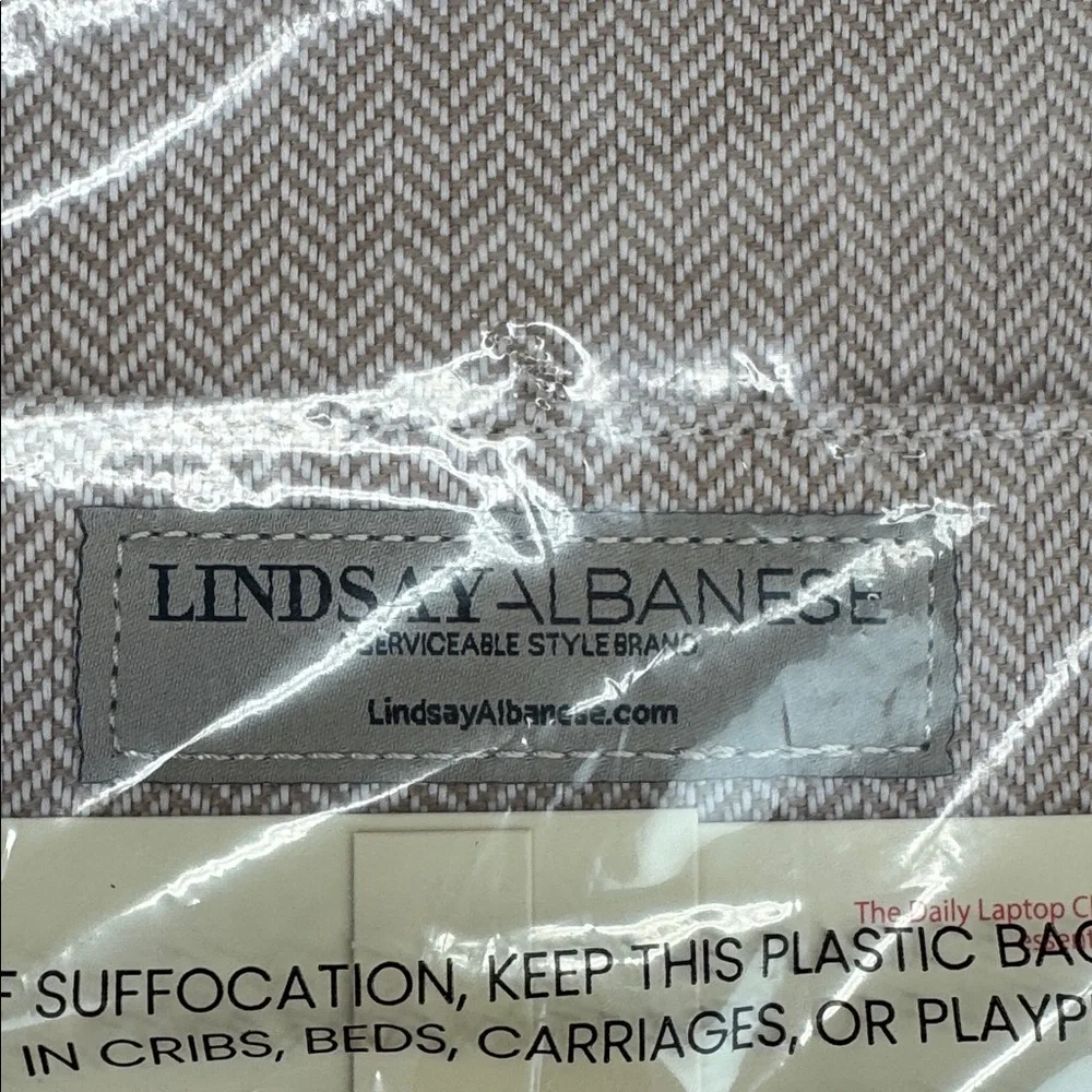 NWT Lindsay Albanese laptop sleeve clutch bag